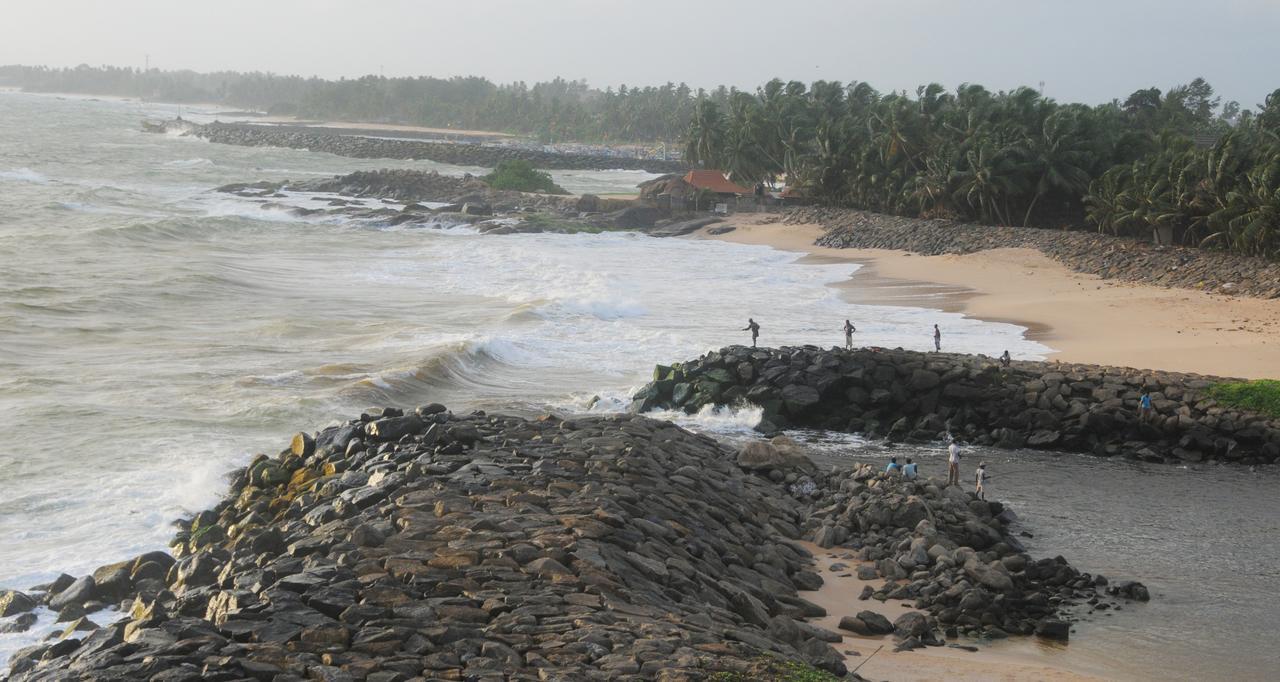 New Shangrela Beach Resort Ambalangoda  Bagian luar foto