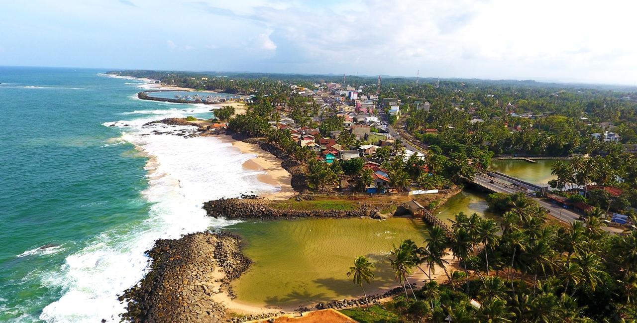 New Shangrela Beach Resort Ambalangoda  Bagian luar foto