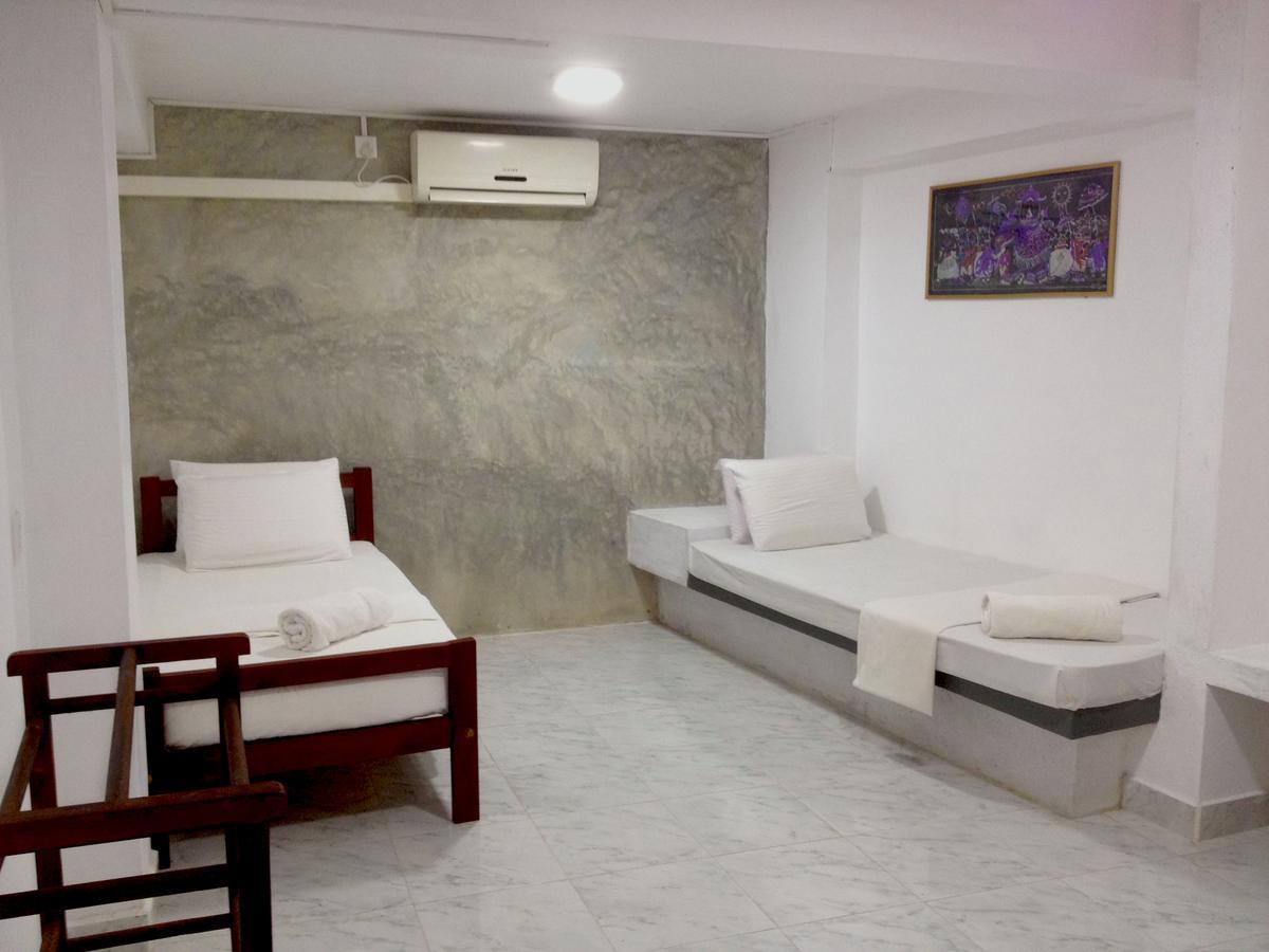 New Shangrela Beach Resort Ambalangoda  Bagian luar foto