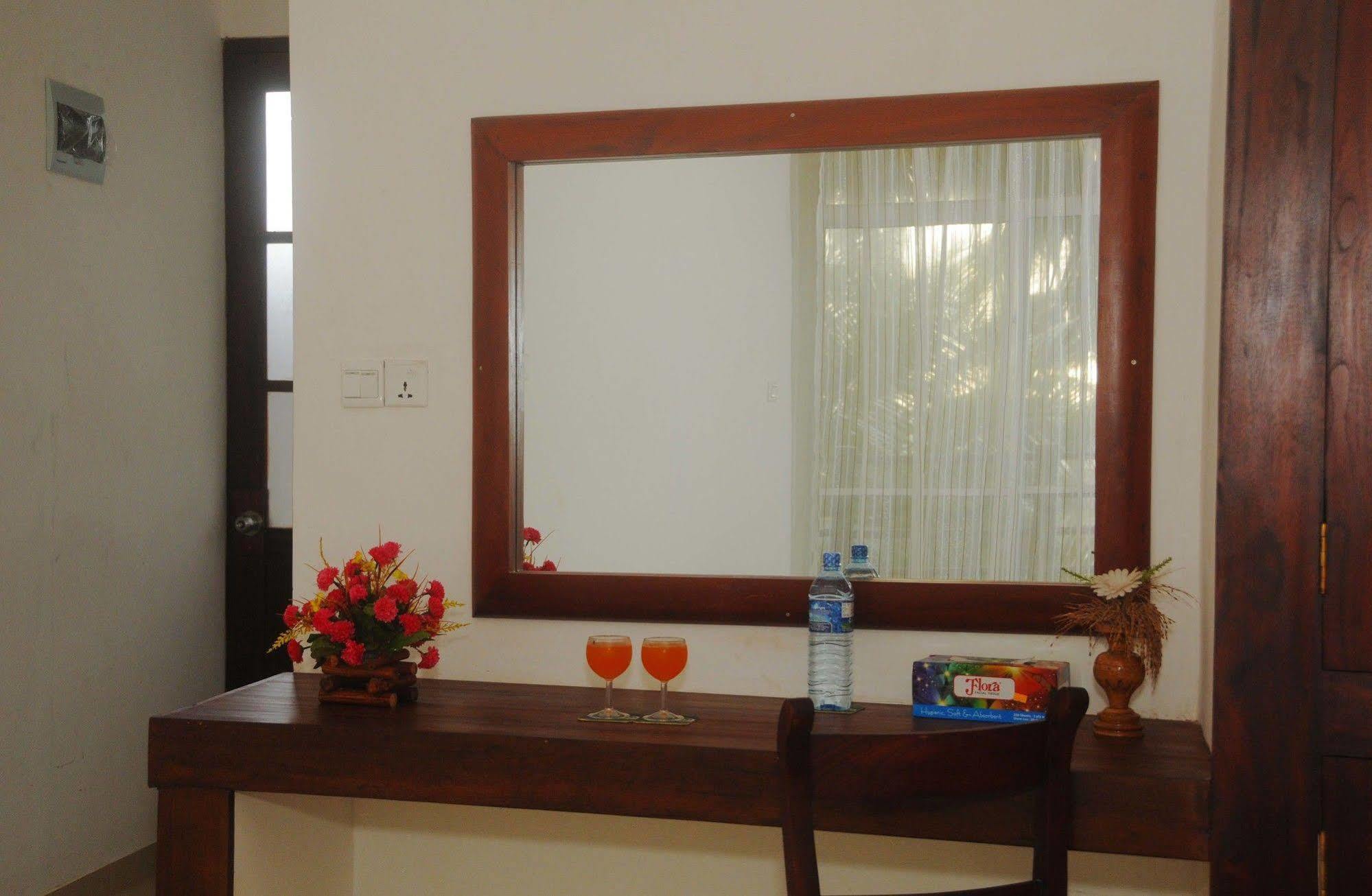 New Shangrela Beach Resort Ambalangoda  Bagian luar foto