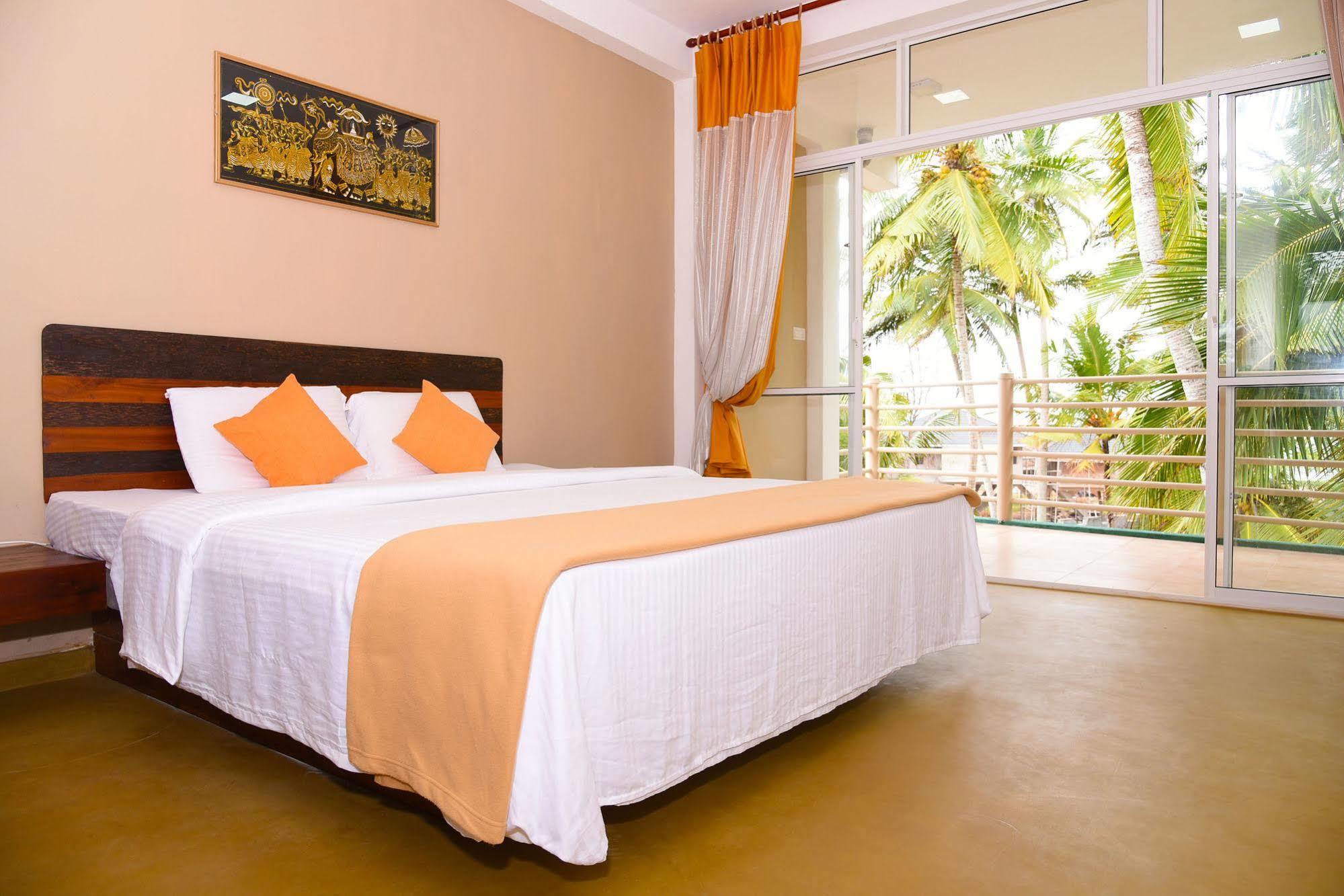 New Shangrela Beach Resort Ambalangoda  Bagian luar foto