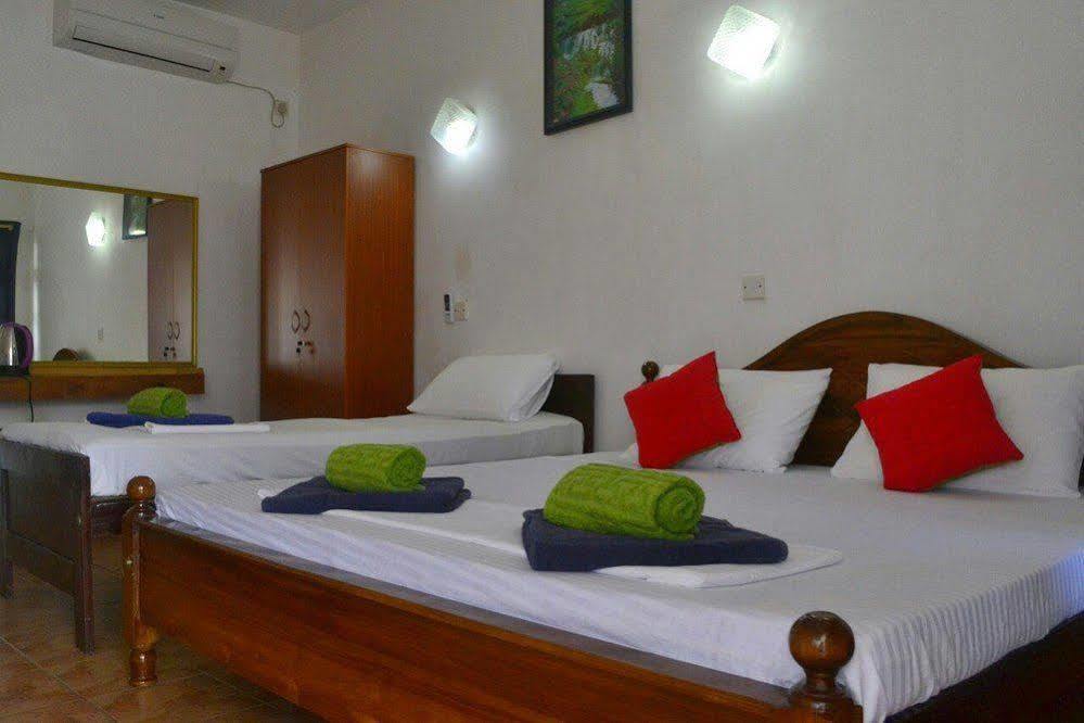 New Shangrela Beach Resort Ambalangoda  Bagian luar foto